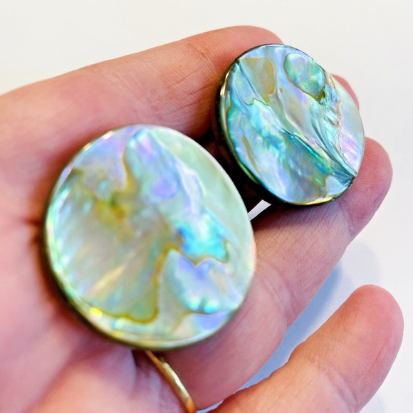 Vintage Clip On Earrings Artisan Made Abalone Shell Rounds Coastal Casual Chic - Picture 2 of 5